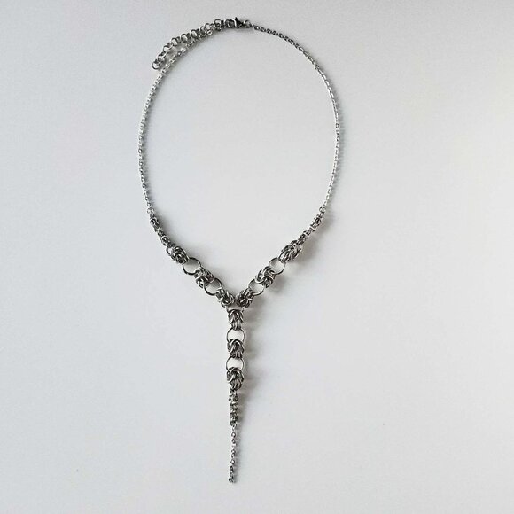 Gothic silver rosary chainmail necklace with a small silver chain - Picture 4 of 7